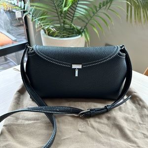 Toteme T Lock shoulder Bag - black